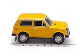 Масштабная модель ВАЗ-2121 Lada NIVA 1978 желтый 1:43