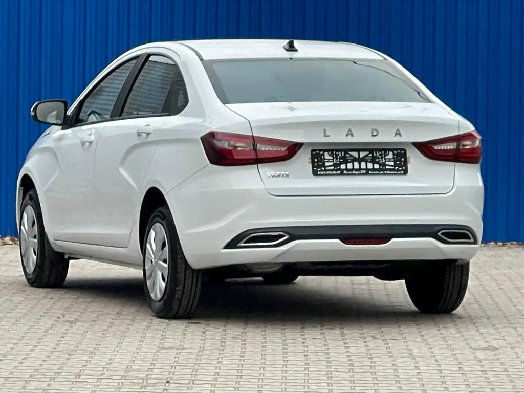LADA VESTA,2023