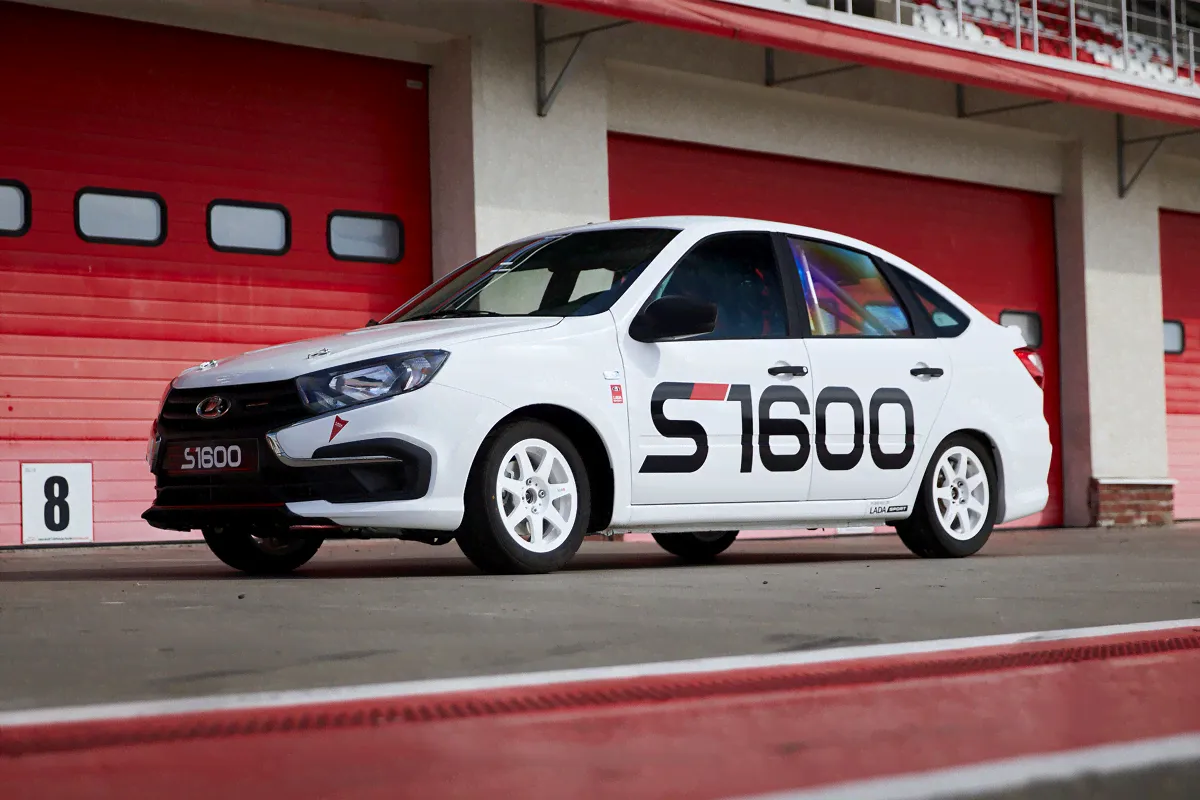 Автомобиль LADA Granta S1600, лифтбек