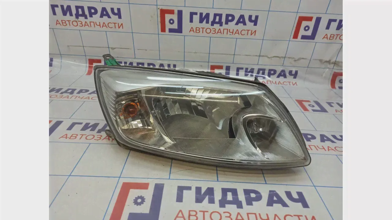 Фара правая Lada Granta 21903711010-0
