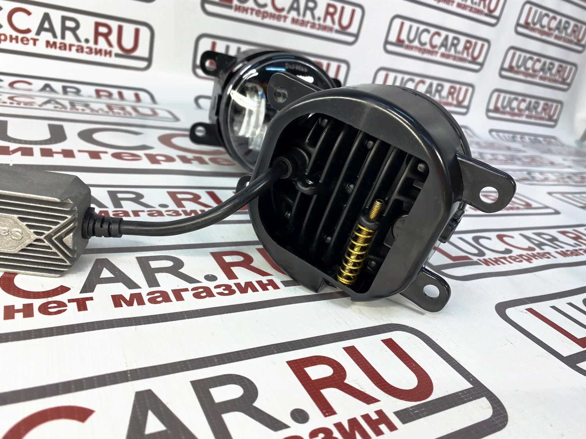 Светодиодные противотуманные передние фары SalMan Led 60W 5 Lada: Vesta, X-Ray, Granta FL, Нива Urban-2